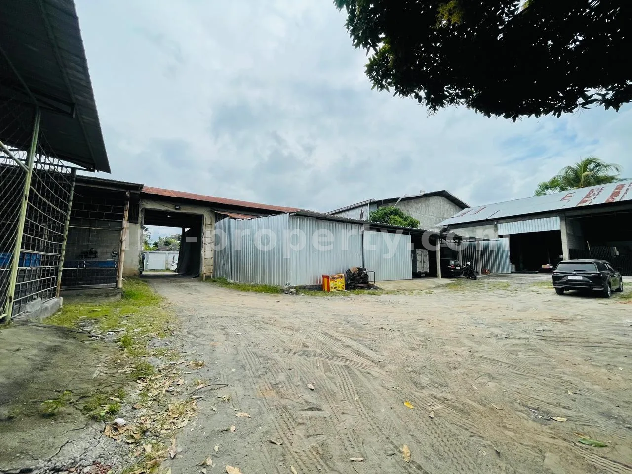 Premium Warehouse Complex for Rent – Strategic Distribution Hub in Central Mataram