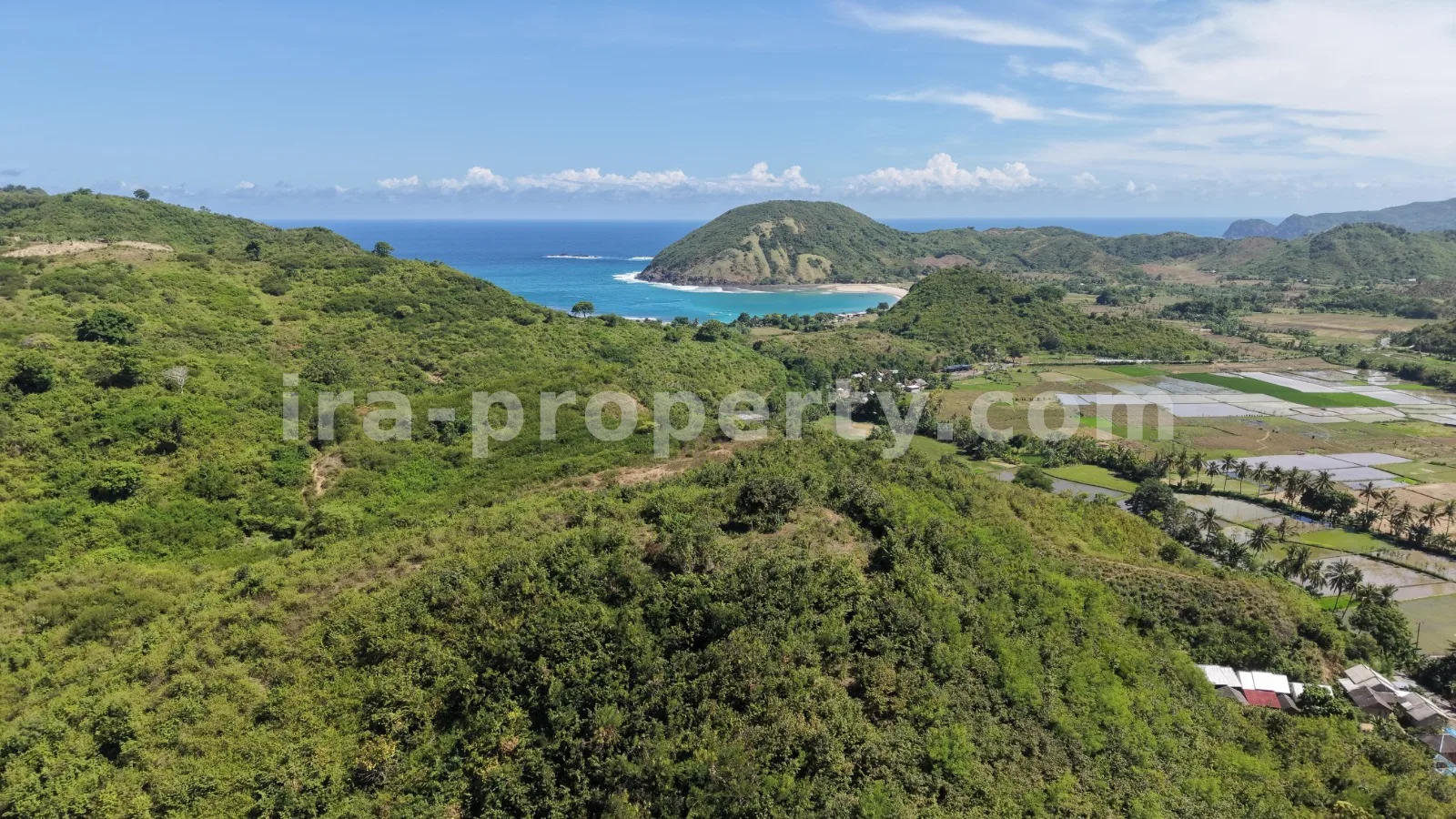 Massive 8-Hectare Panoramic Hillside – Dual Views of Are Guling & Mawun, Near Kuta Mandalika