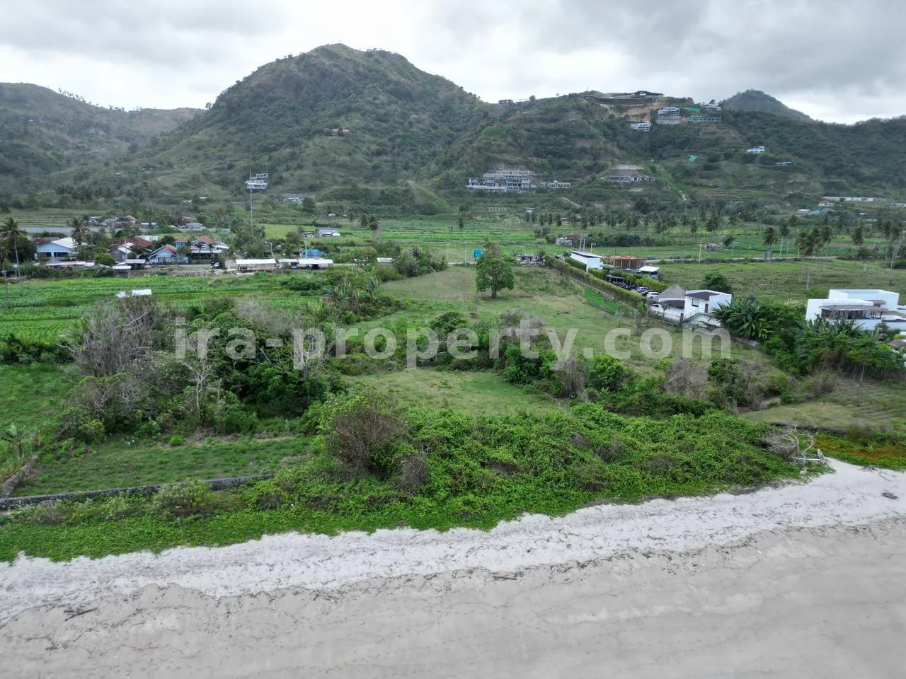 Beachfront Land for Sale Development Site – Torok Aik Beleq, South Lombok