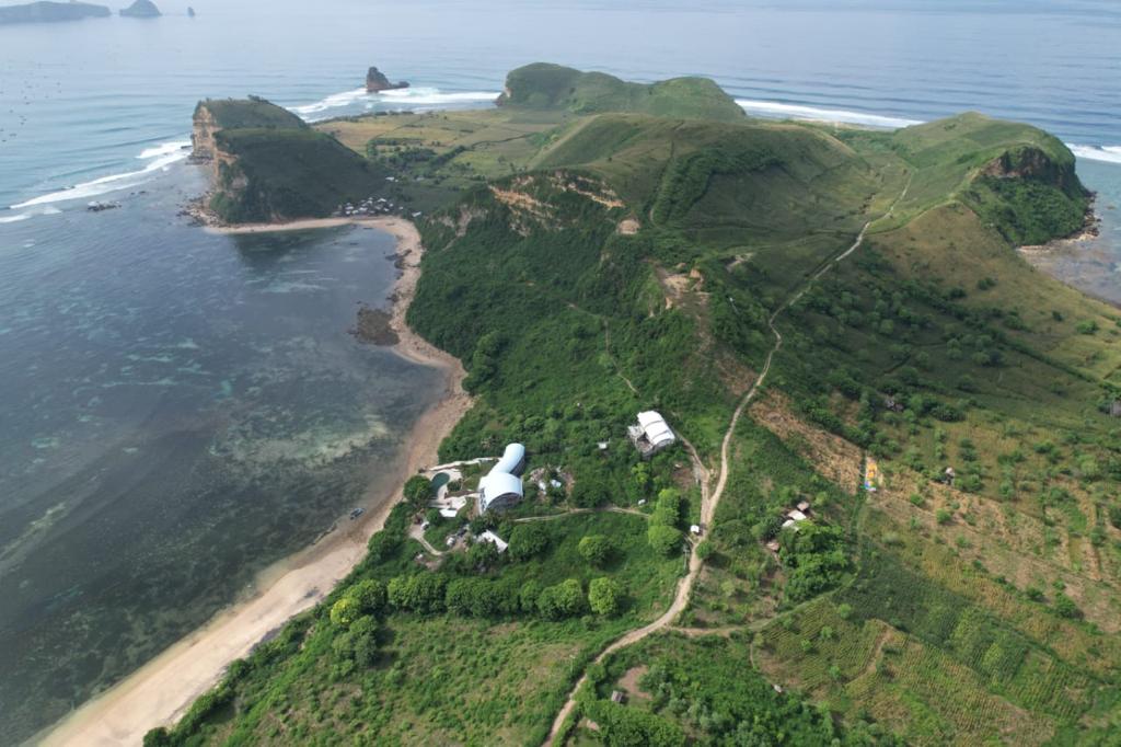 Elite 40-Are Beachfront Plot in Gerupuk – Private White Sand Beach Near Mandalika Circuit