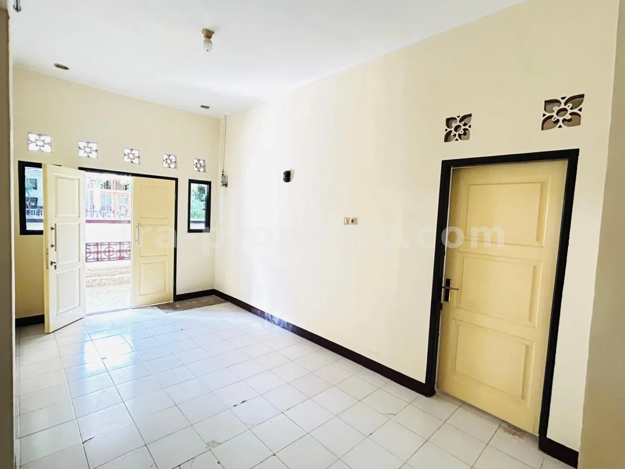 Spacious 3-Bedroom Family Home – Bumi Selaparang Asri Complex, Rembiga