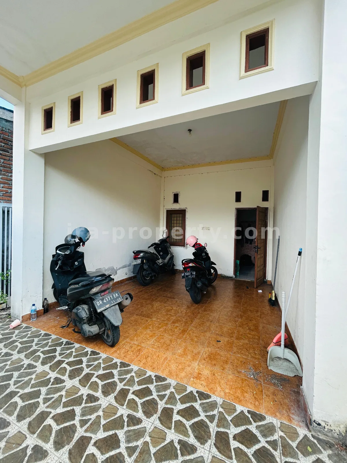 Spacious 2-Story 3-Bedroom Family Home – Perumnas Ampenan Residential Hub, Mataram