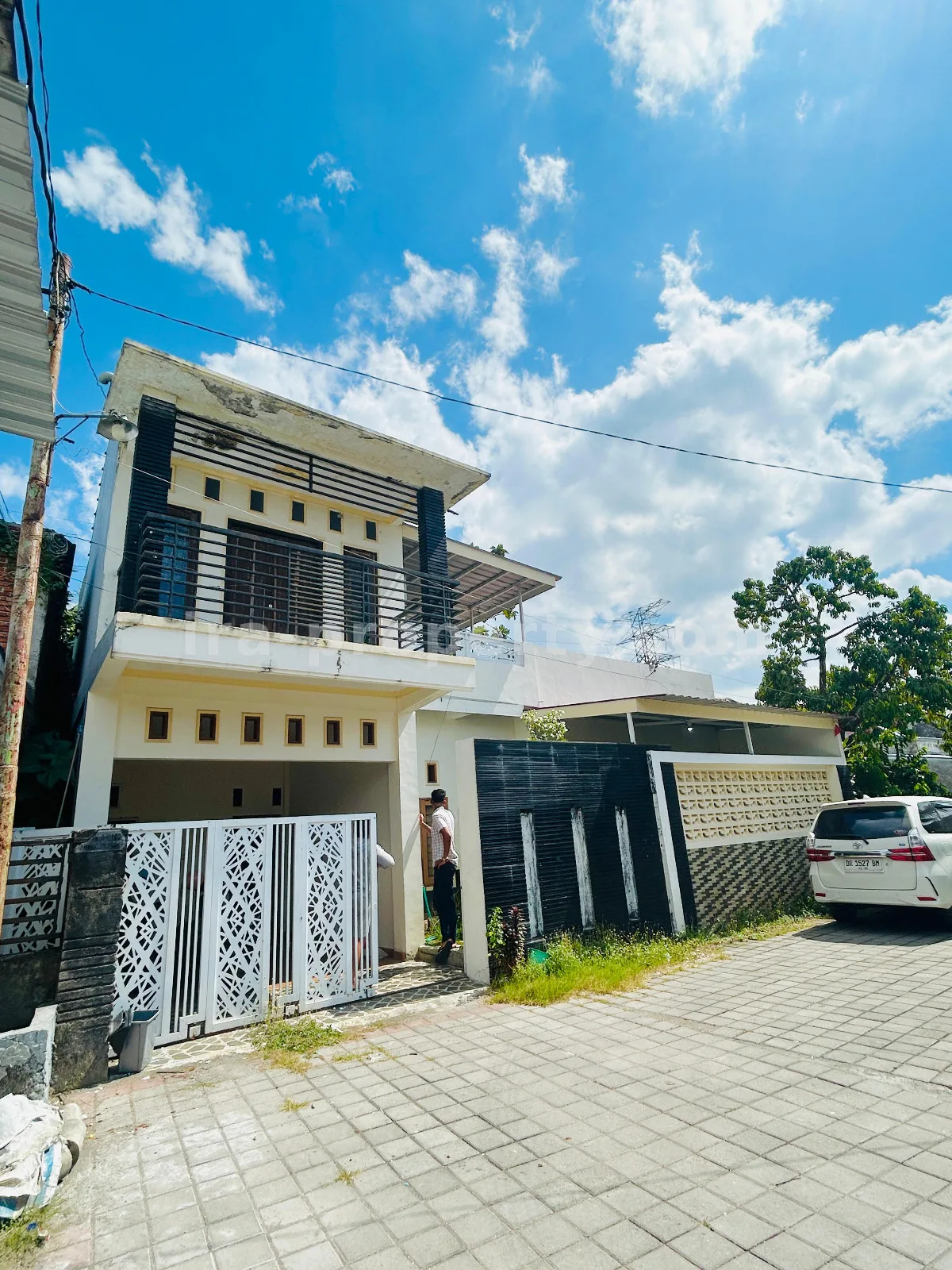 Spacious 2-Story 3-Bedroom Family Home – Perumnas Ampenan Residential Hub, Mataram