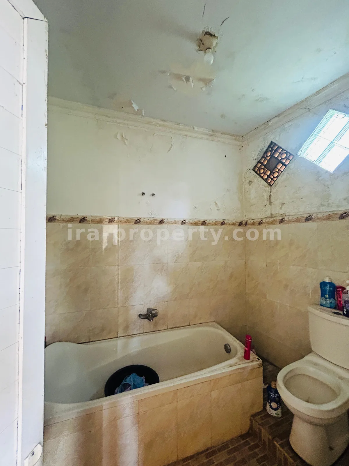 Spacious 2-Story 3-Bedroom Family Home – Perumnas Ampenan Residential Hub, Mataram