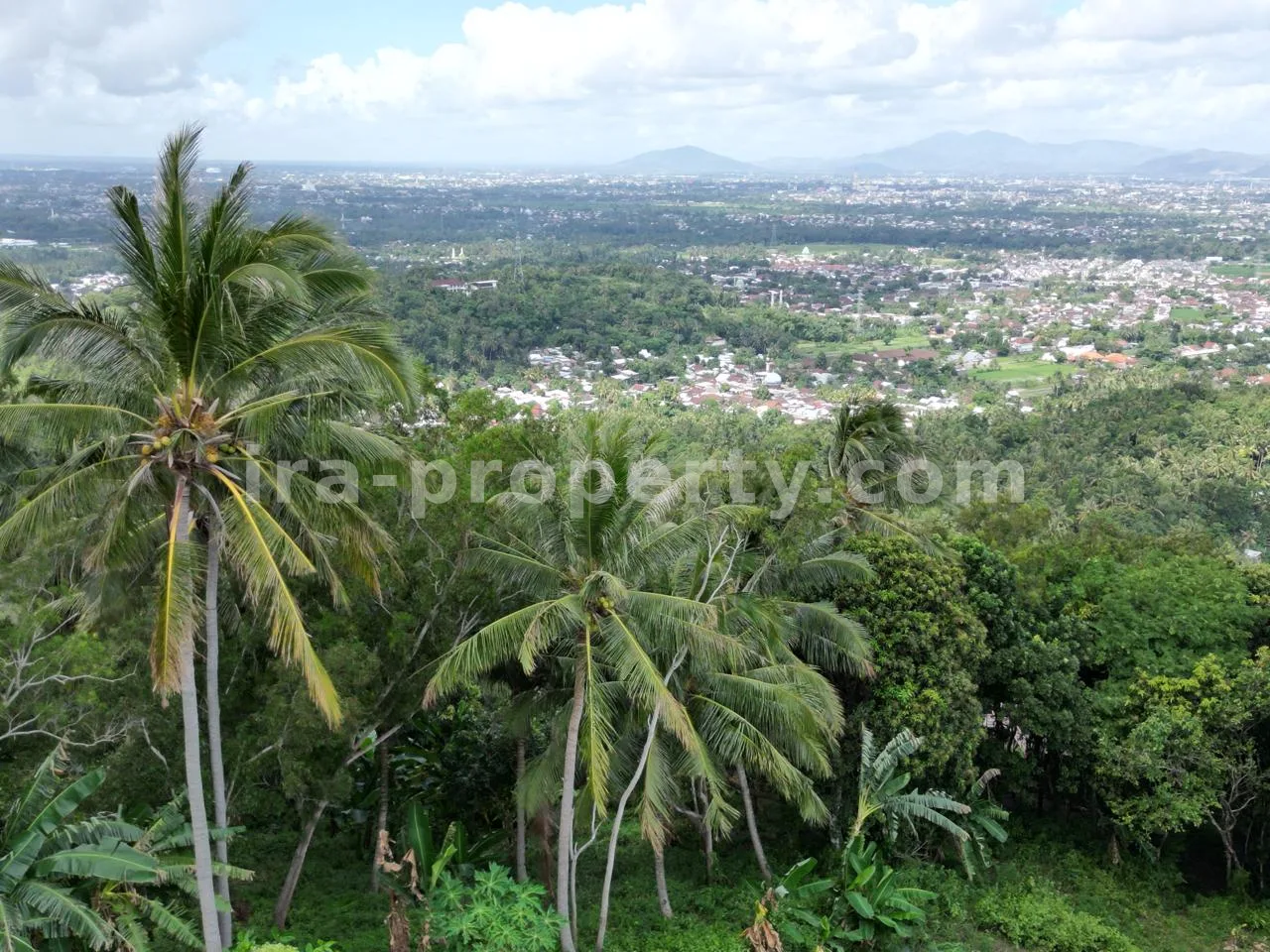 Hilltop Land for Sale at Senteluk Hill, Batu Layar, Lombok – Panoramic Sea & City View