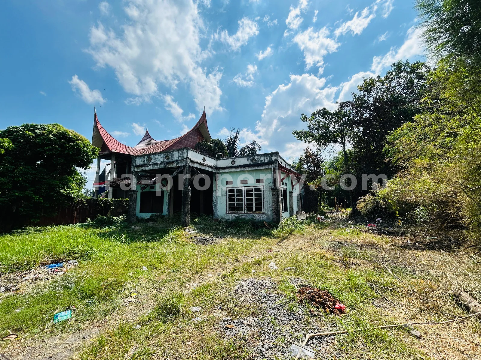 Commercial Land for Sale on Rembiga Main Road, Mataram – Prime Roadside Investment