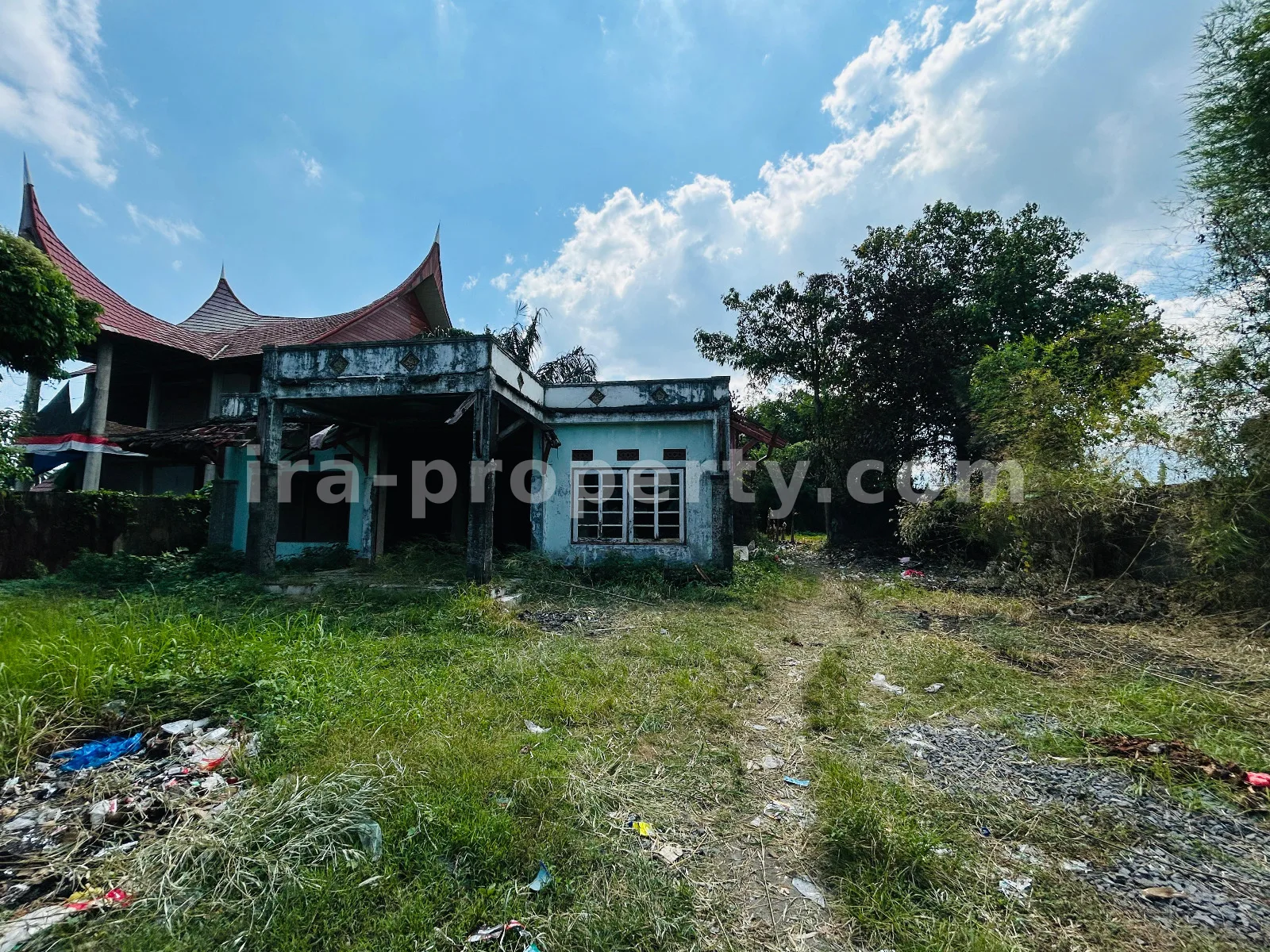 Commercial Land for Sale on Rembiga Main Road, Mataram – Prime Roadside Investment