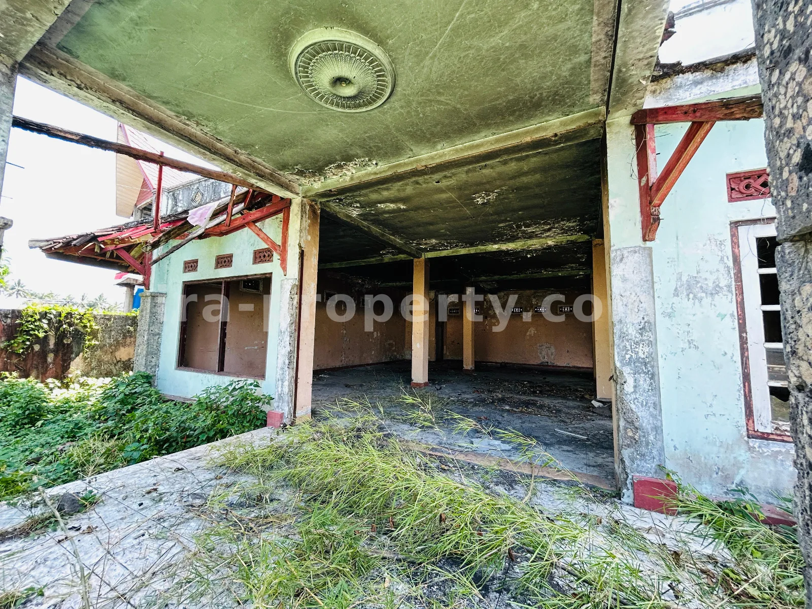 Commercial Land for Sale on Rembiga Main Road, Mataram – Prime Roadside Investment