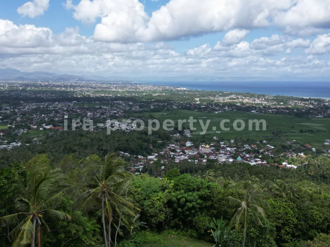 Premium Hilltop Land for Sale at Senteluk Hill, Batu Layar, Lombok – Spectacular Sea & City Views