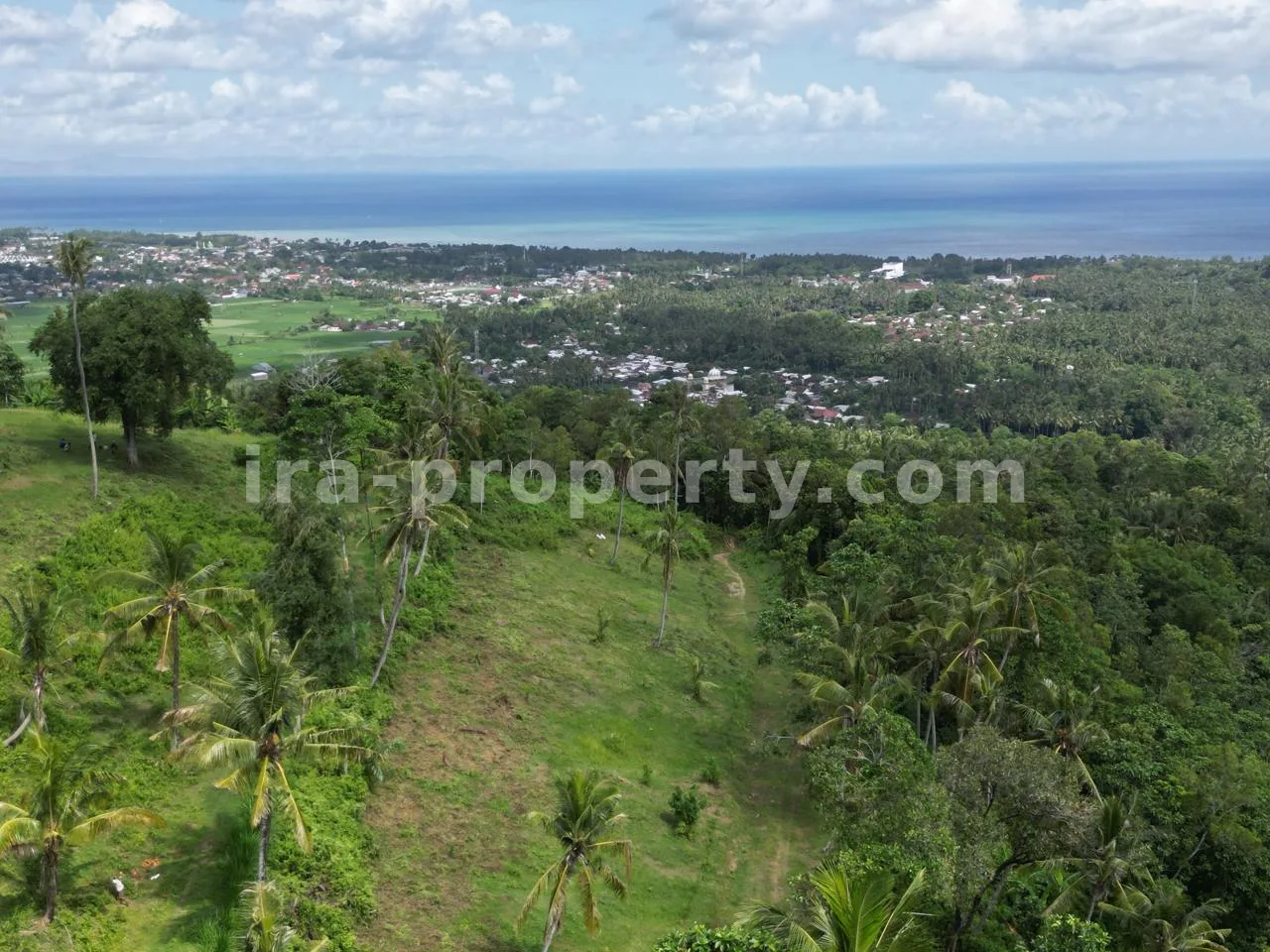 Premium Hilltop Land for Sale at Senteluk Hill, Batu Layar, Lombok – Spectacular Sea & City Views