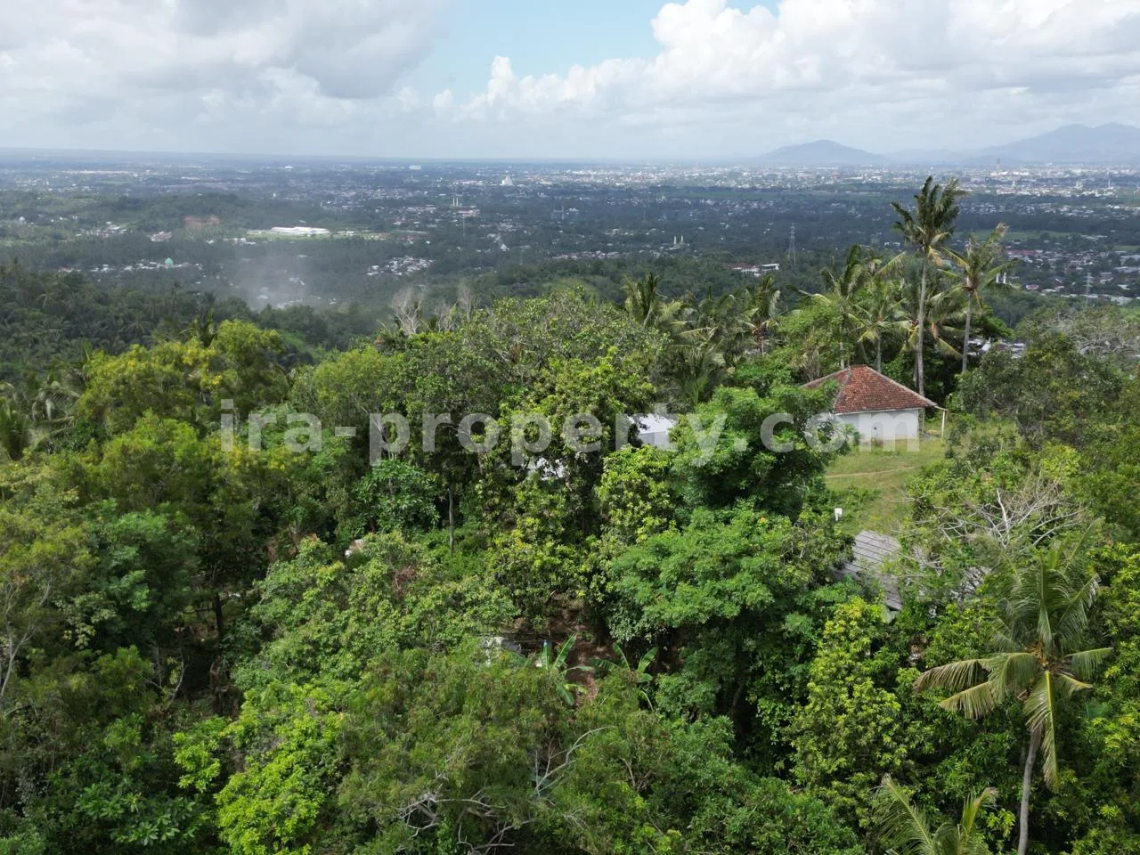 Premium Hilltop Land for Sale at Senteluk Hill, Batu Layar, Lombok – Spectacular Sea & City Views