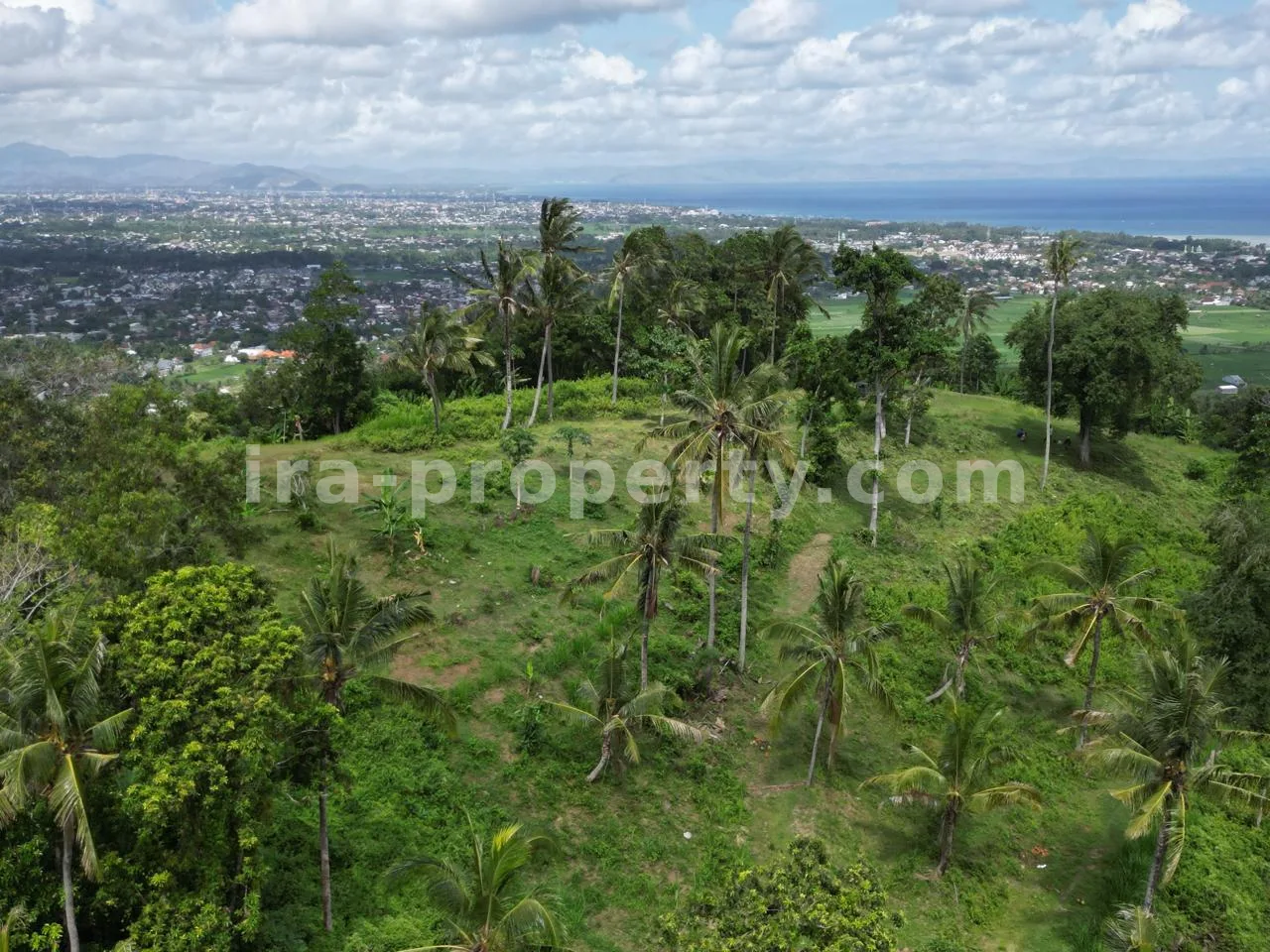 Premium Hilltop Land for Sale at Senteluk Hill, Batu Layar, Lombok – Spectacular Sea & City Views