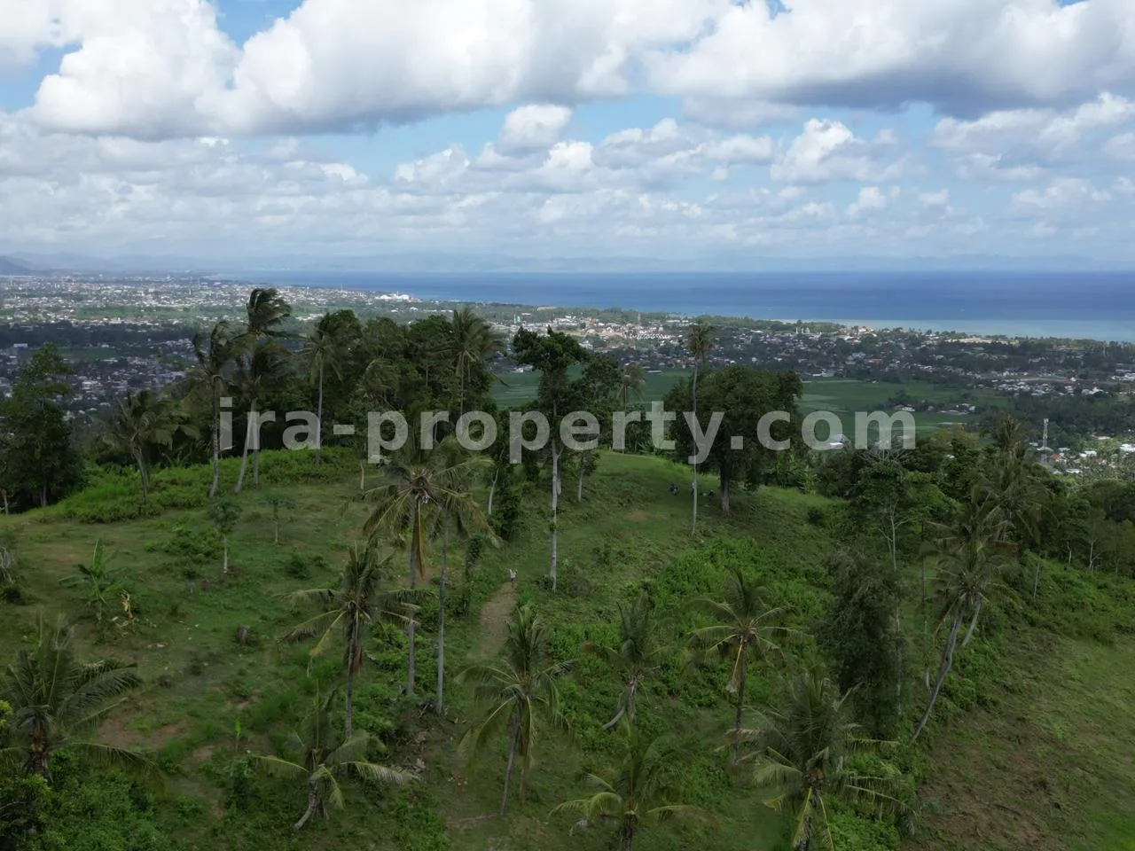 Premium Hilltop Land for Sale at Senteluk Hill, Batu Layar, Lombok – Spectacular Sea & City Views