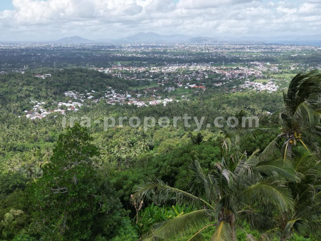 Premium Hilltop Land for Sale at Senteluk Hill, Batu Layar, Lombok – Spectacular Sea & City Views
