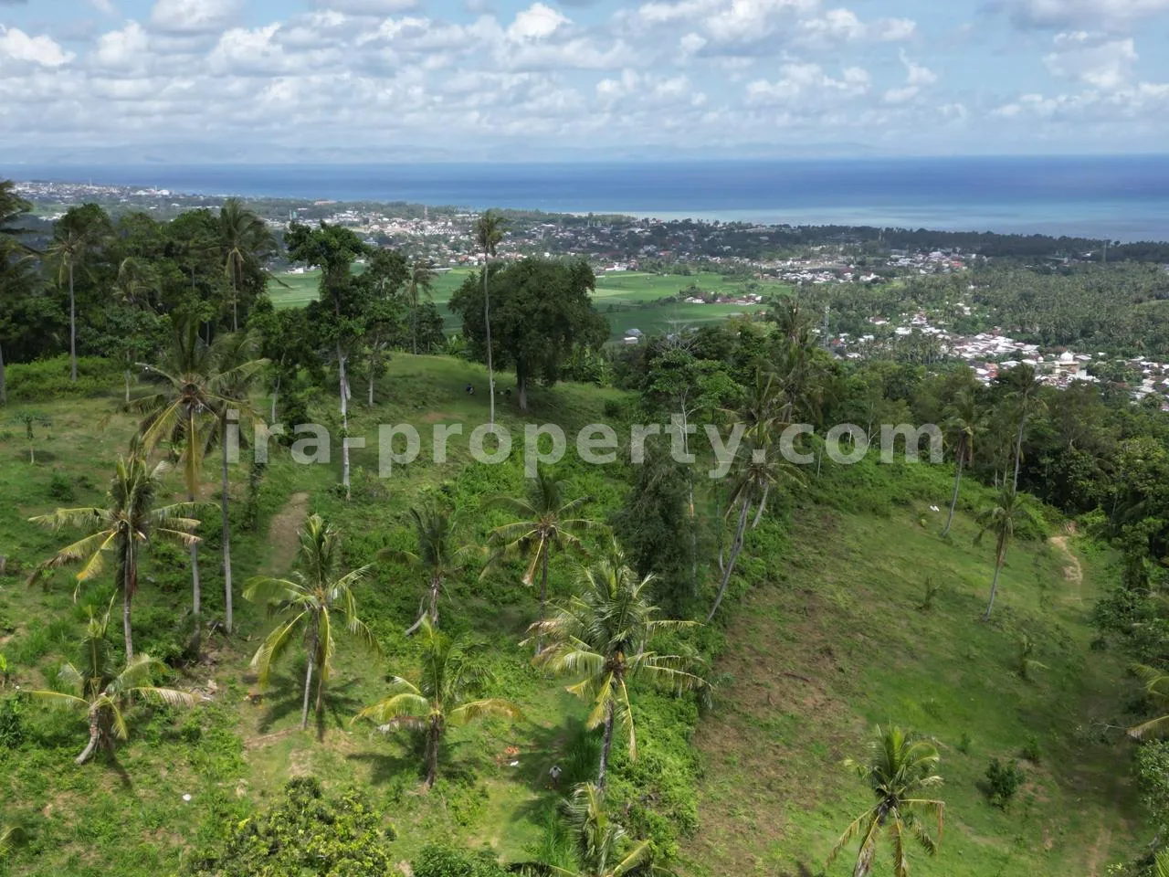Premium Hilltop Land for Sale at Senteluk Hill, Batu Layar, Lombok – Spectacular Sea & City Views