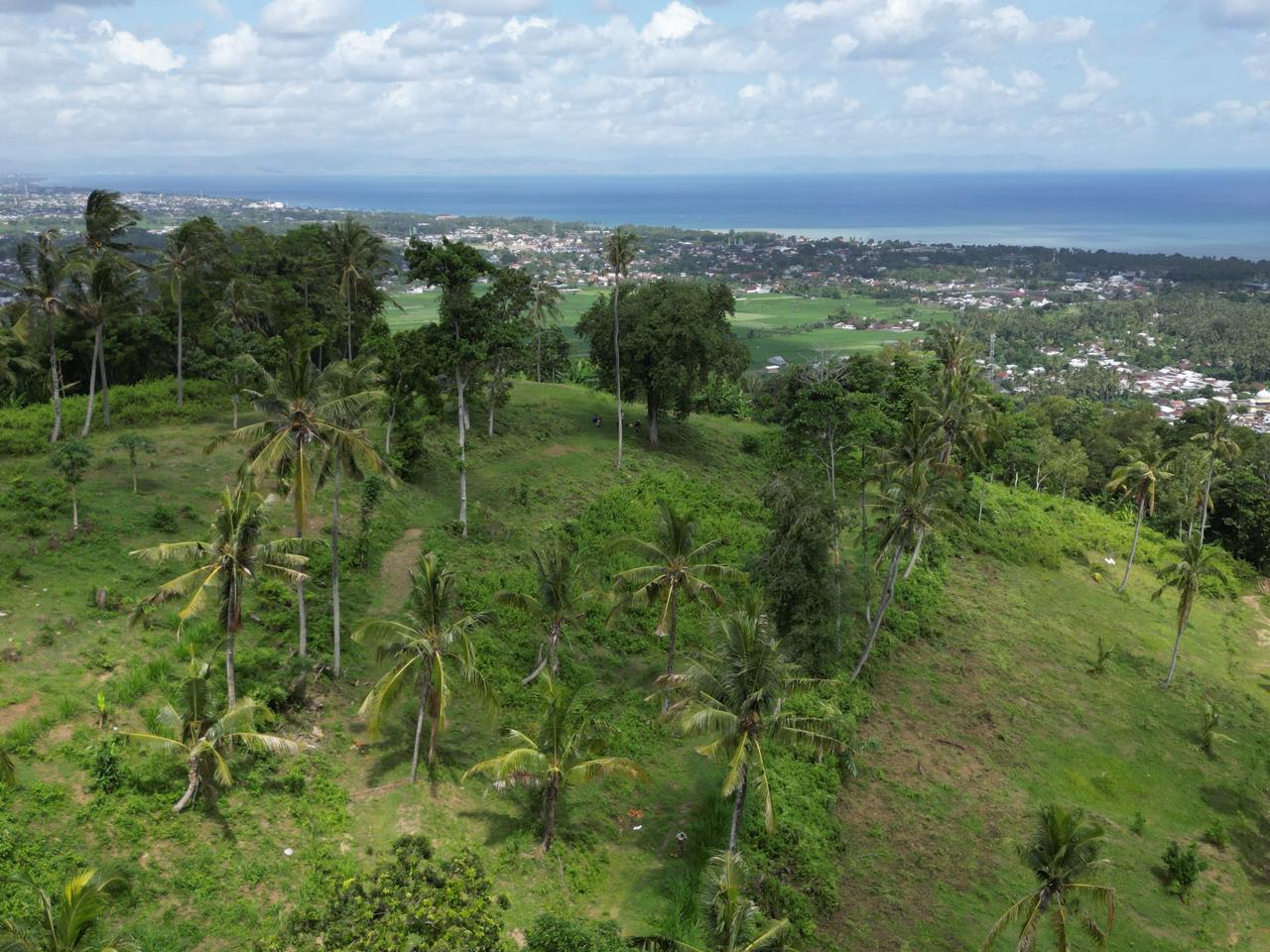 Premium Hilltop Land for Sale at Senteluk Hill, Batu Layar, Lombok – Spectacular Sea & City Views