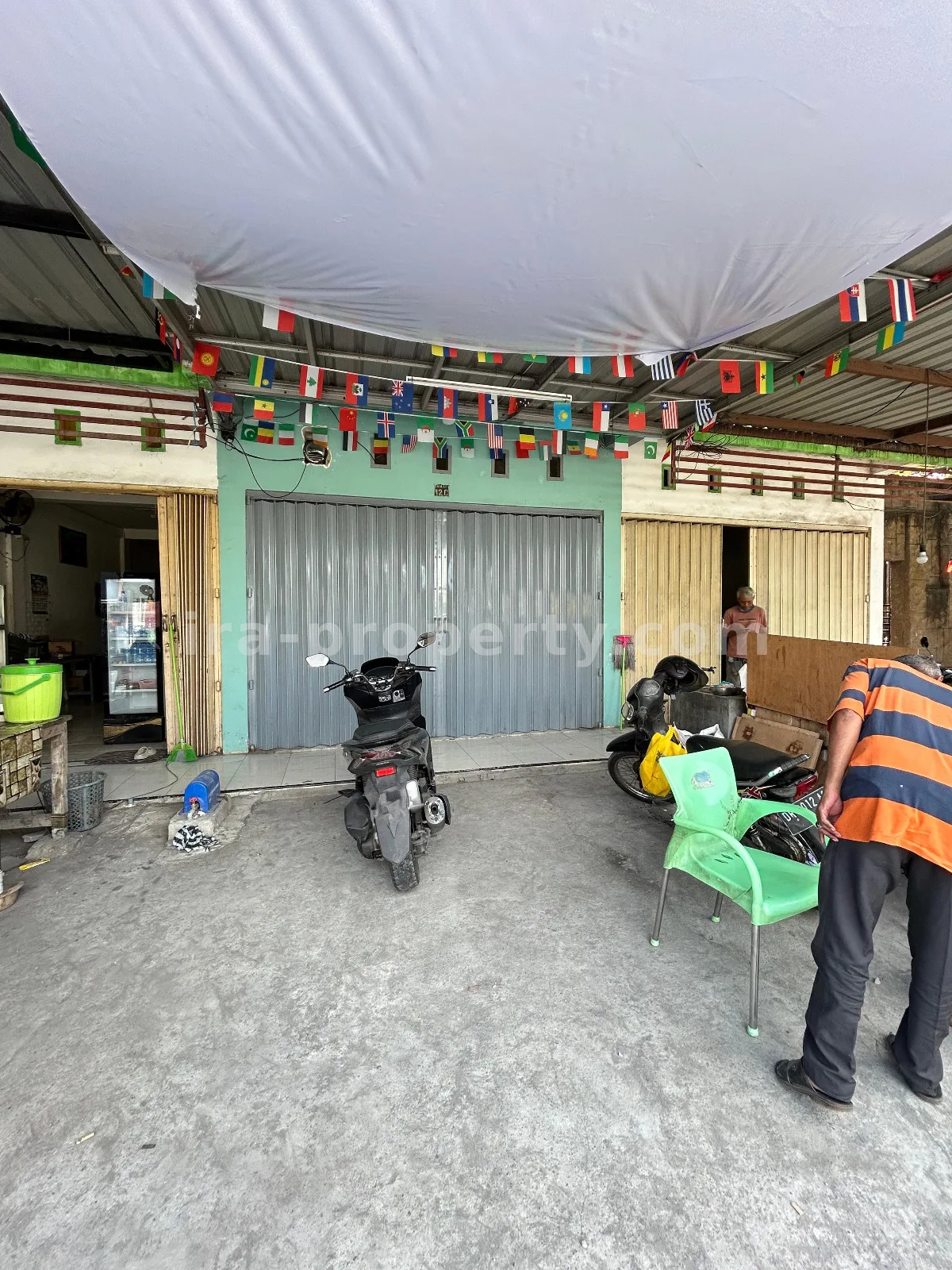 Affordable Shophouse for Sale Near the University of Mataram – Prime Business Location