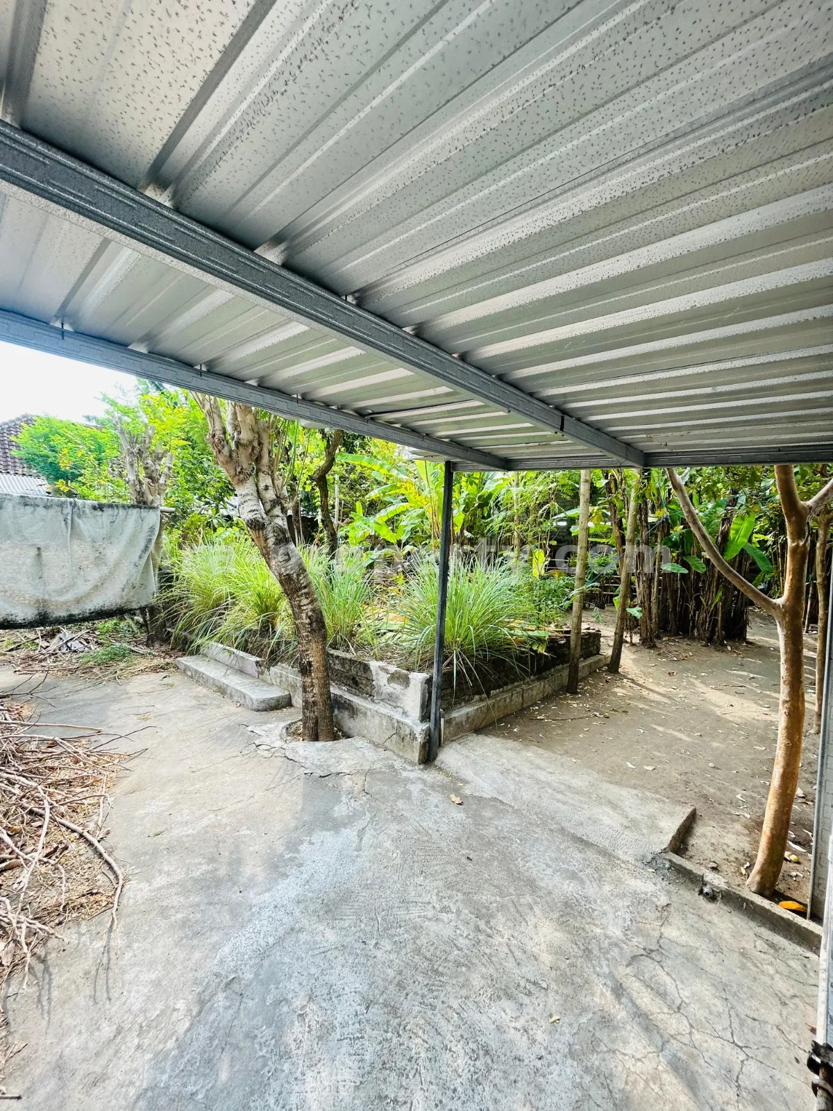 Spacious Family House for Sale Near Lombok Epicentrum Mall, Mataram – Prime City Center Living