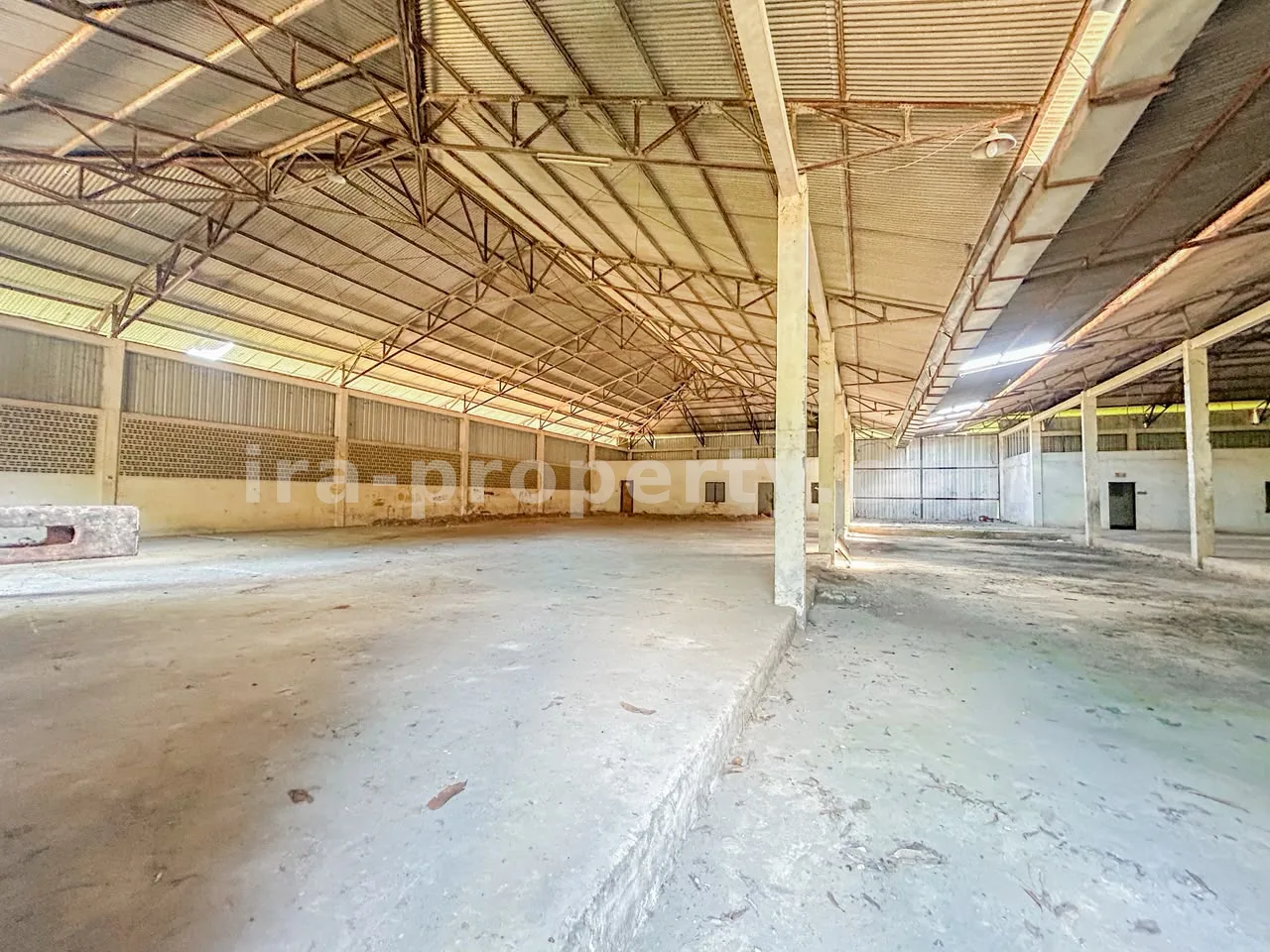 Warehouse & Office Complex for Sale in Banyumulek – Strategic Logistics Hub Near Mataram