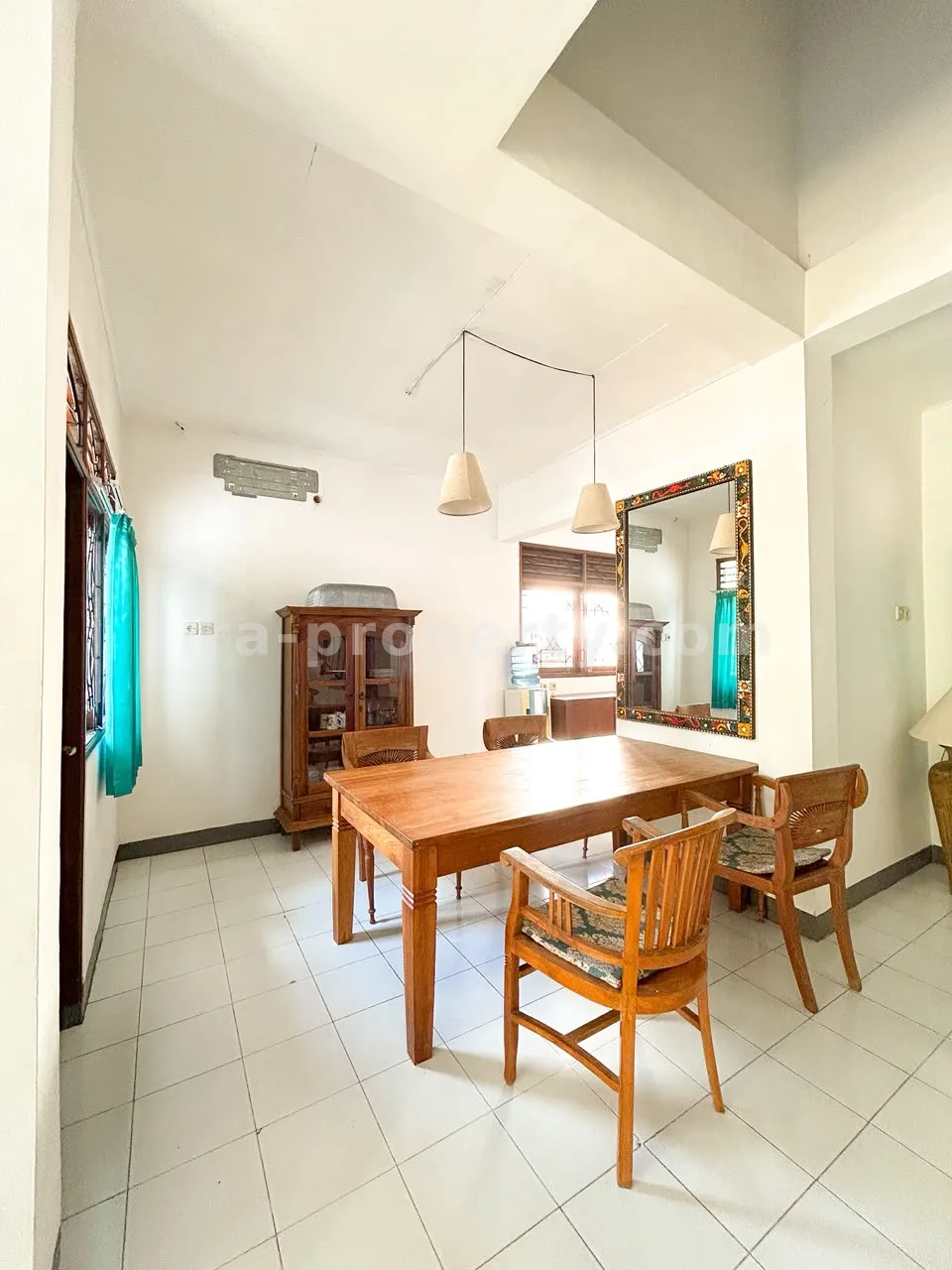 Villa-Style House for Sale in Green Valley Senggigi – Spacious 4-Bedroom Property