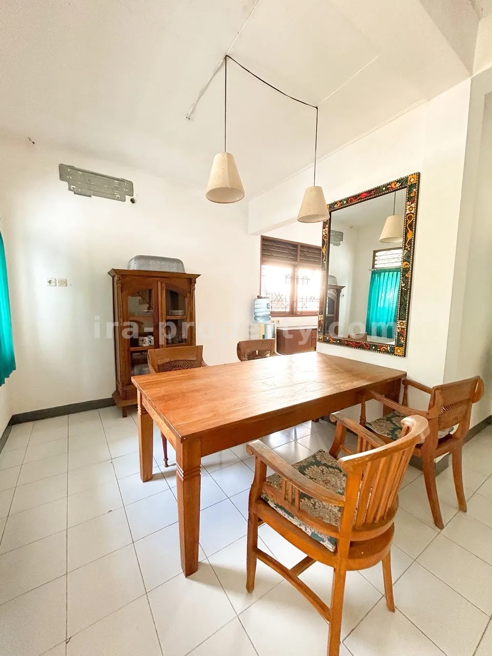 Villa-Style House for Sale in Green Valley Senggigi – Spacious 4-Bedroom Property