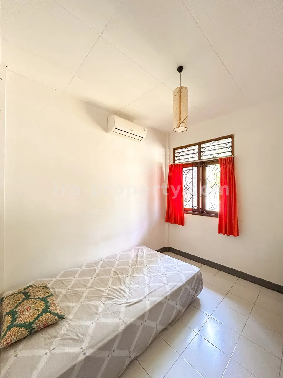 Villa-Style House for Sale in Green Valley Senggigi – Spacious 4-Bedroom Property