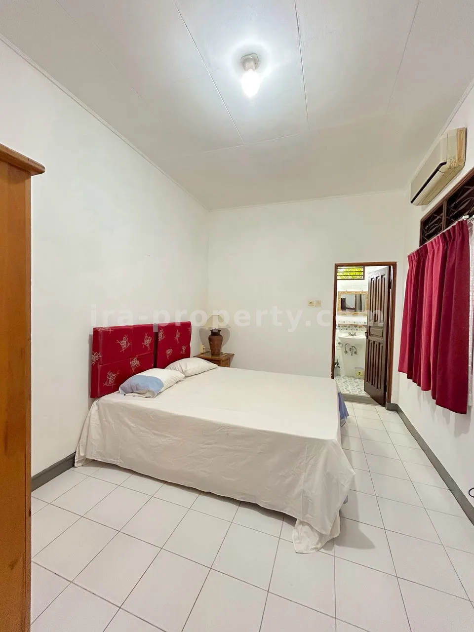 Villa-Style House for Sale in Green Valley Senggigi – Spacious 4-Bedroom Property