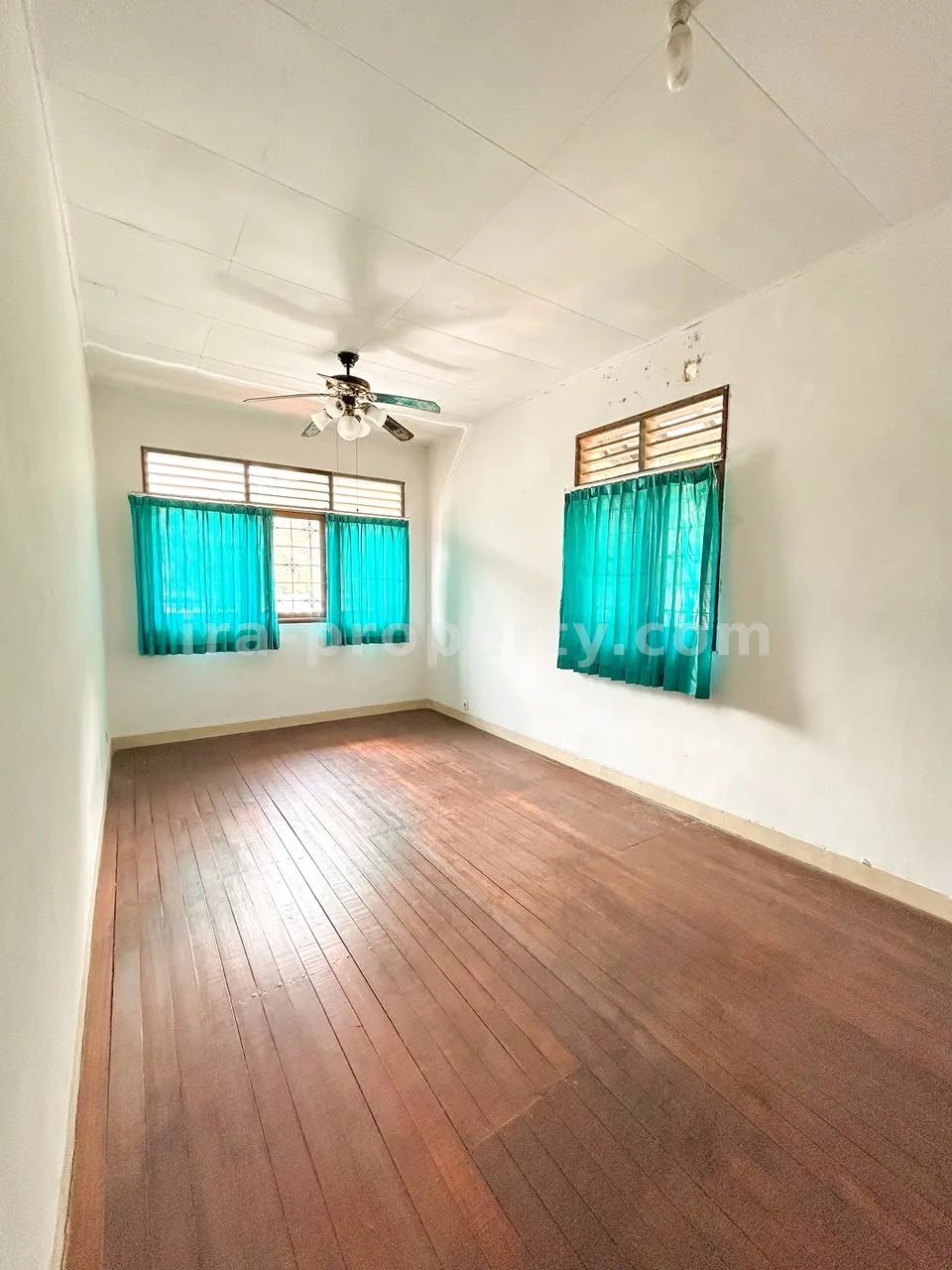 Villa-Style House for Sale in Green Valley Senggigi – Spacious 4-Bedroom Property