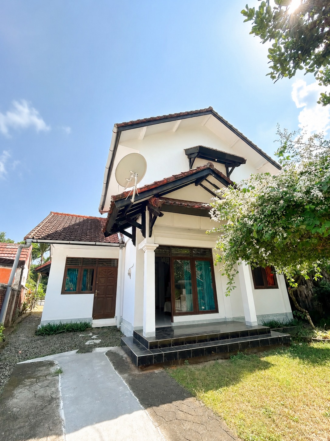 Villa-Style House for Sale in Green Valley Senggigi – Spacious 4-Bedroom Property