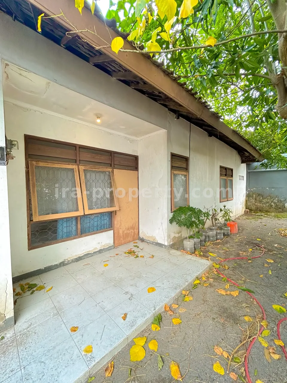 House with Commercial Space for Sale in Taman Baru, Mataram – Near Epicentrum Mall