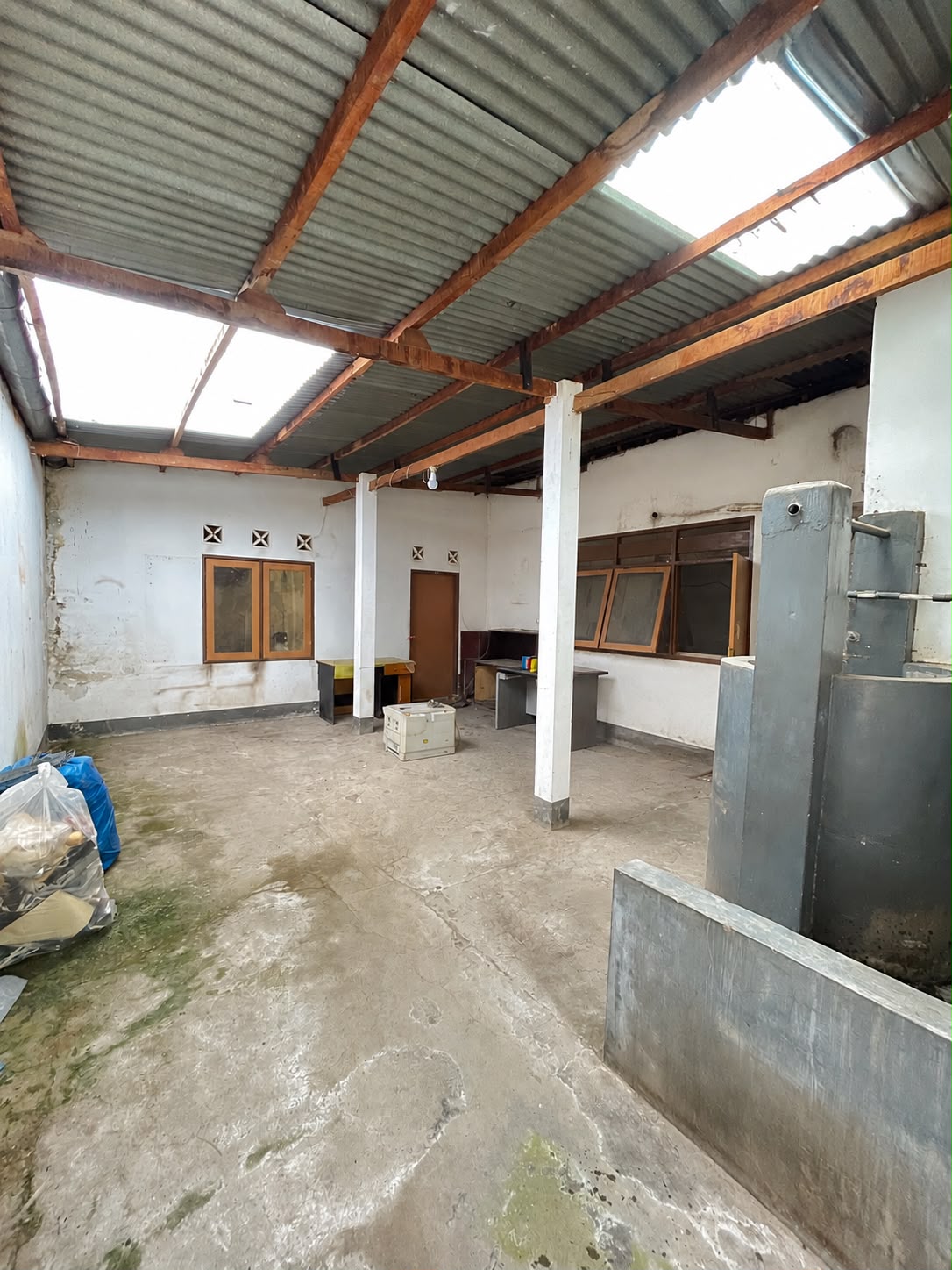 House with Commercial Space for Sale in Taman Baru, Mataram – Near Epicentrum Mall