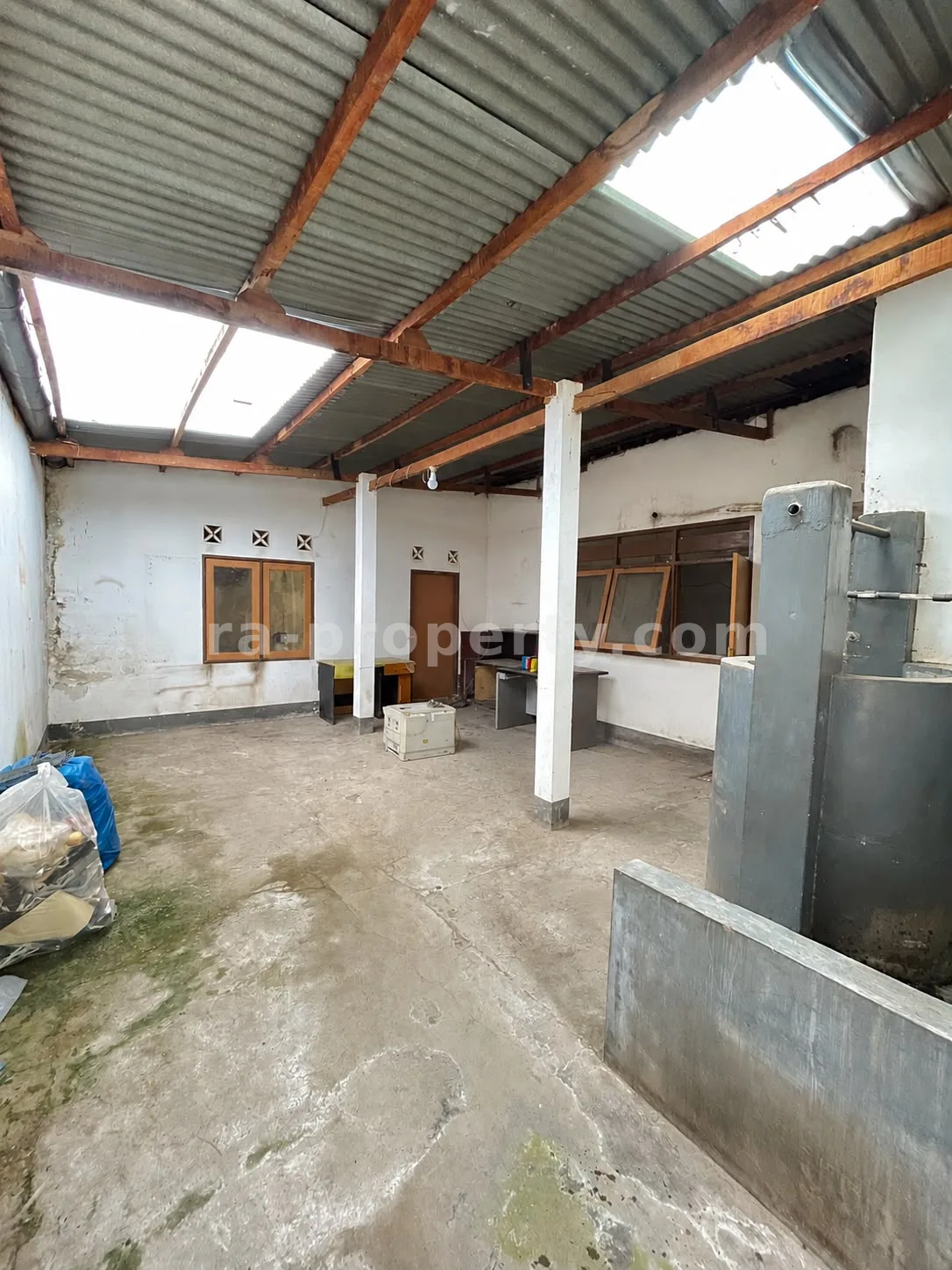 House with Commercial Space for Sale in Taman Baru, Mataram – Near Epicentrum Mall