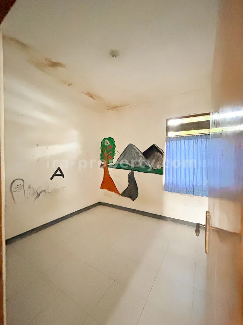 House with Commercial Space for Sale in Taman Baru, Mataram – Near Epicentrum Mall