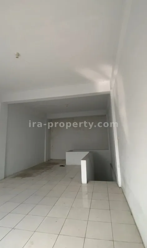 Strategic Commercial Shophouse for Sale Near Taman Budaya, Mataram