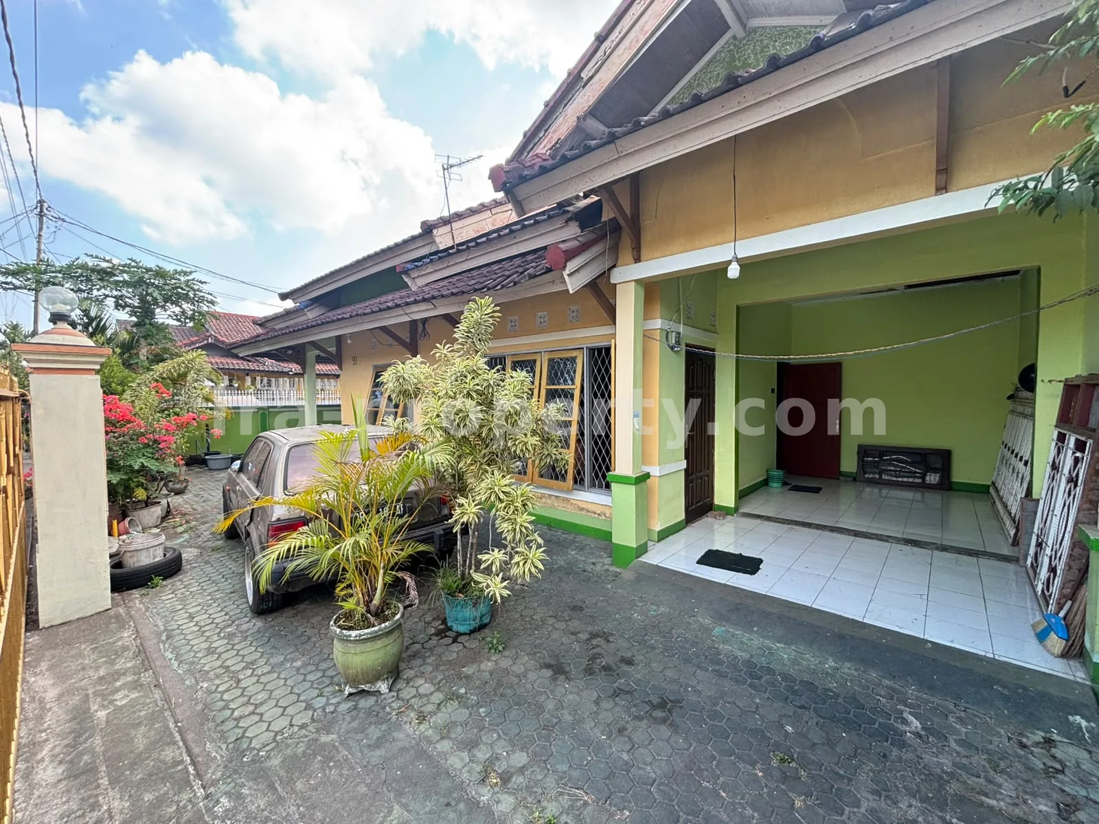 Spacious House for Sale in Montong Batu Layar, West Lombok