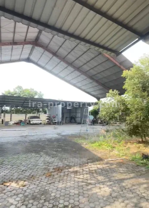 Showroom, Shophouse & Warehouse Property for Sale in Cakranegara, Mataram